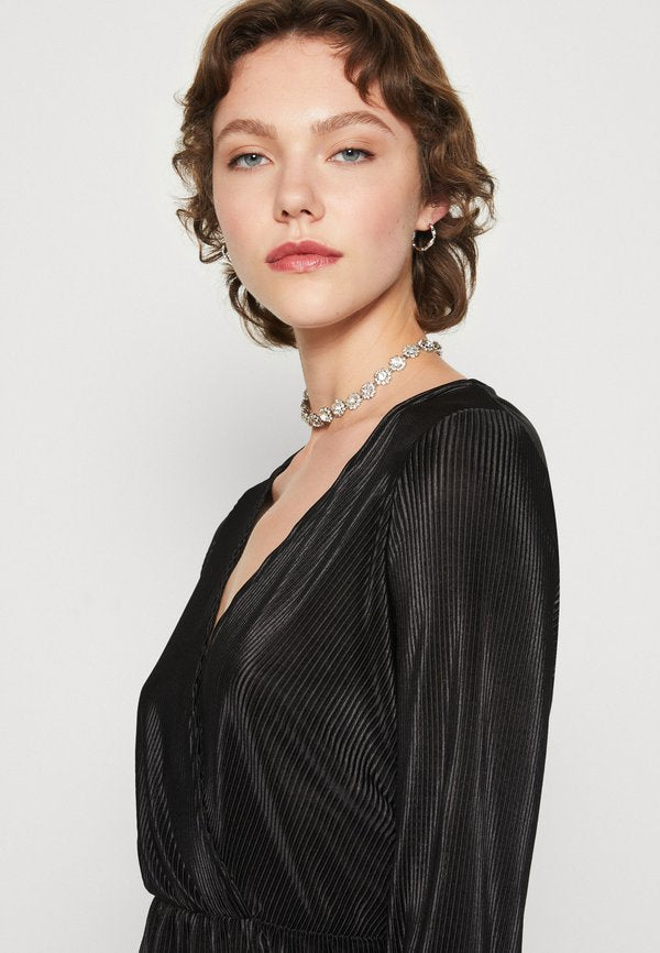 ONLY ONLNISA PLISSE WRAP DRESS
