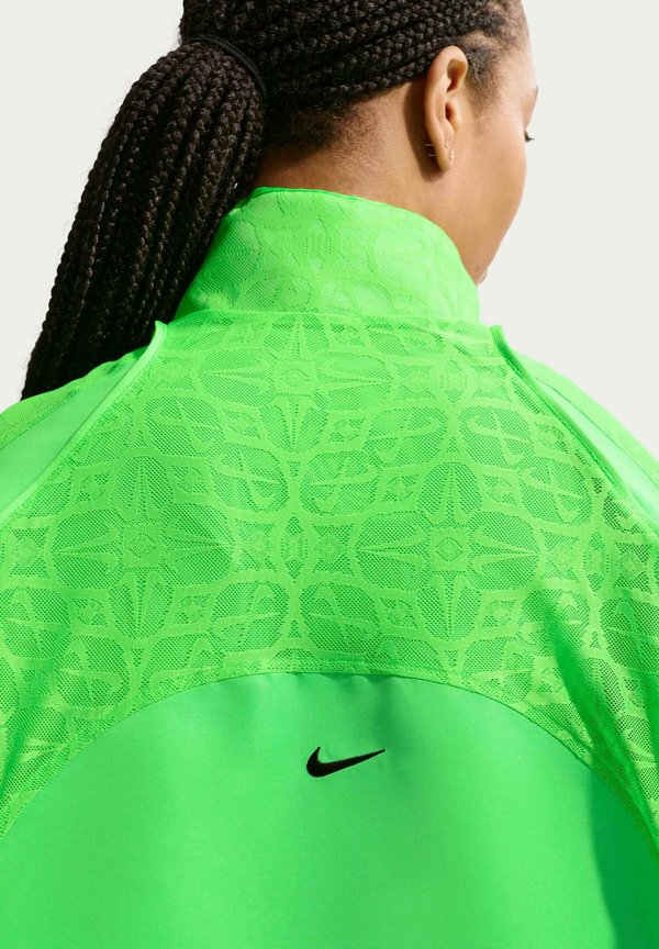 Nike Sportswear STREET