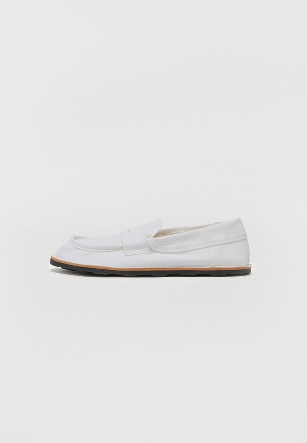 MOSCHINO DESERT COLLEGE