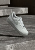Nike Sportswear AIR FORCE 1 07 ESS - Trainers - summit white/strata grey