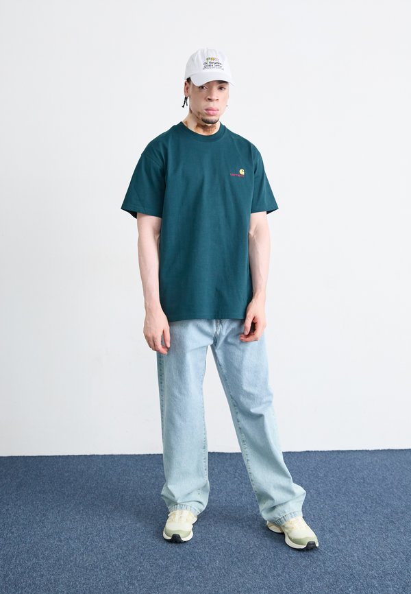 On Vacation HOLIDAY SERVICE UNISEX