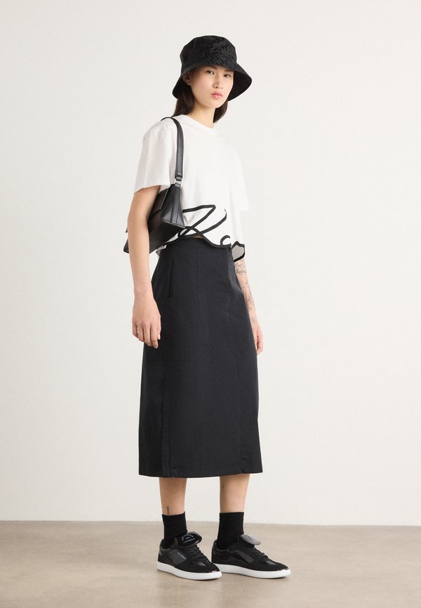 KARL LAGERFELD LACE