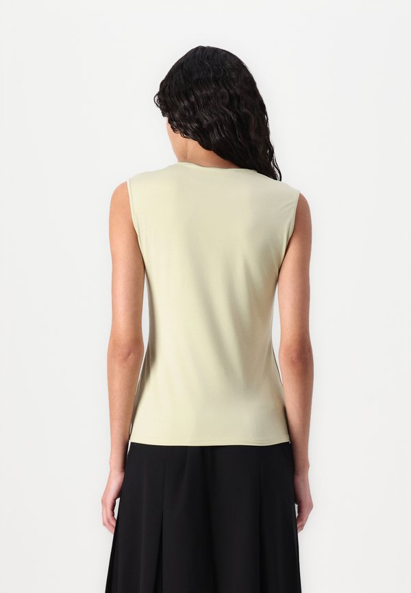 Weekday SOFT FITTED TANK