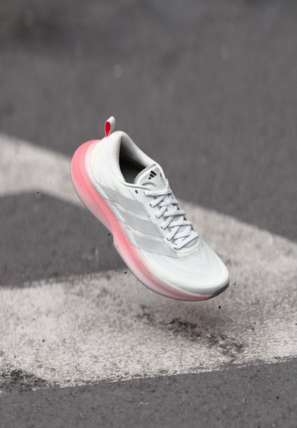 adidas Performance SUPERNOVA GLIDE W - Road running shoes - footwear white/silver-coloured metallic/lucid red