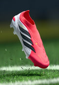 adidas Performance PREDATOR LEAGUE LACELESS - Firm-ground football boots - lucid red/core black/footwear white