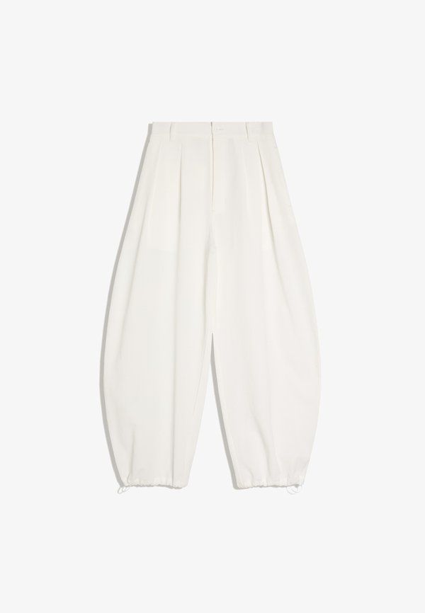 Bershka PLEATED SUPER BAGGY - Trousers - white