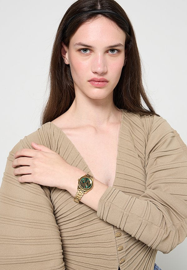 DKNY