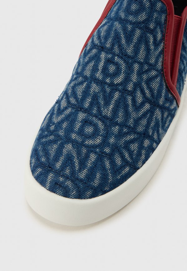 DKNY MARTA