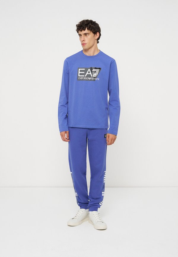 EA7 Emporio Armani