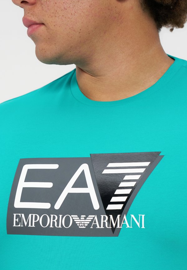 EA7 Emporio Armani