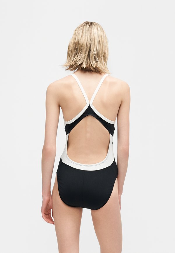 Nike Swim HYDRASTRONG TEAM COLORBLOCK RACERBACK ONE PIECE