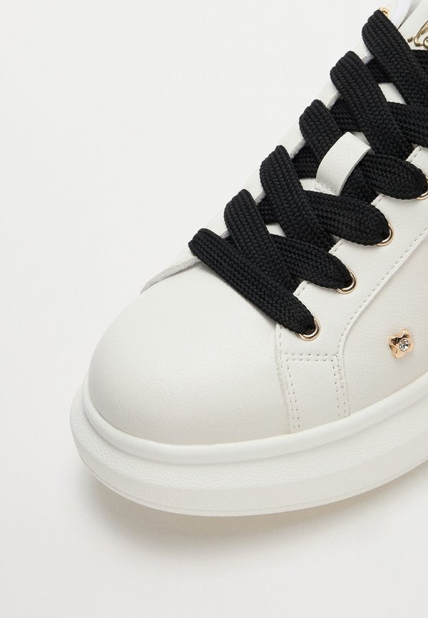 ALDO LOVEKISS PILLOW WALK