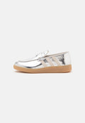 adidas Originals HANDBALL SPEZIAL LOAFER - Slip-ons - silver-coloured metallic/off white