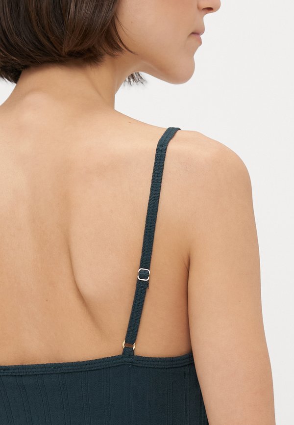 Abercrombie & Fitch POINTELLE CAMI