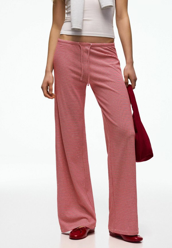 Bershka STRAIGHTWITH PRINT - TROUSERS - Trousers - red