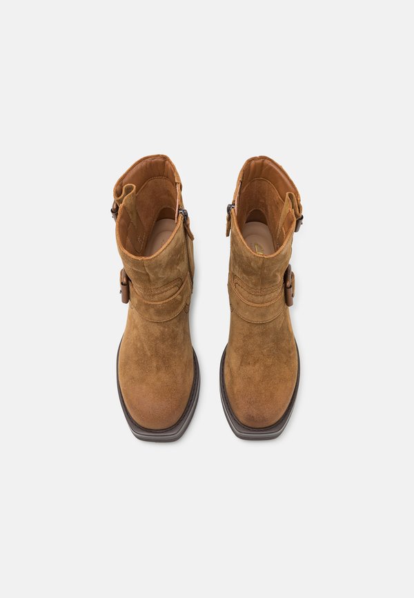 Clarks REBELLE BUCKLE