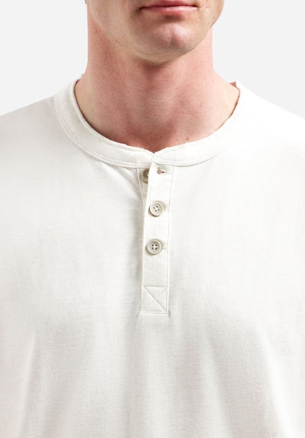NO EXCESS WITH BUTTON CLOSURE