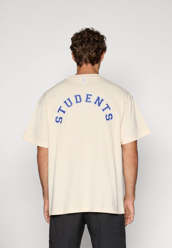 Students UNIVERSITY