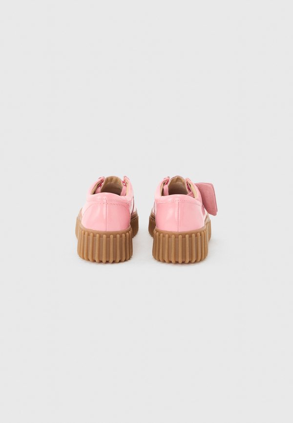 Clarks TORHILL BEE