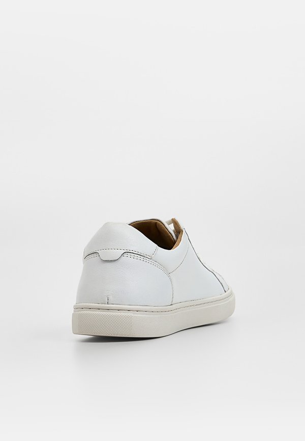 Steve Madden P-CLOUT