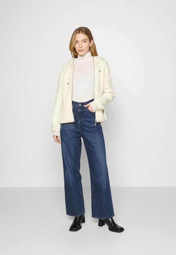 FUCHS SCHMITT