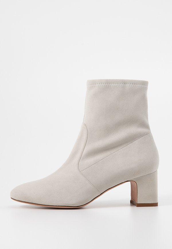 Stuart Weitzman NIKI 60
