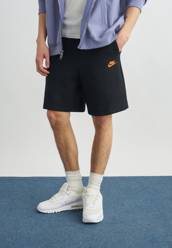 Nike Sportswear M NK TECH FLC SHORT - Shorts - black/hyper crimson