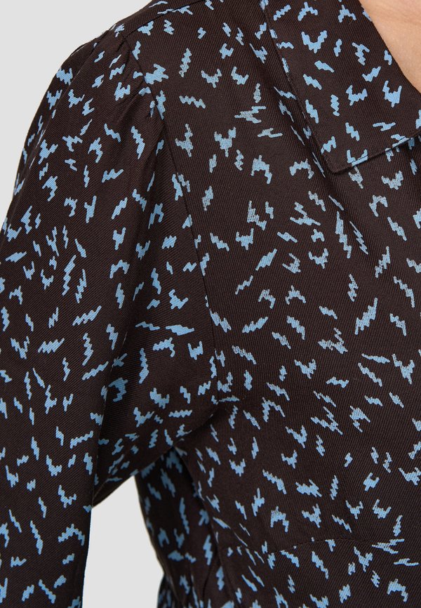 Re.draft PRINTED V-NECK ZIC ZAC