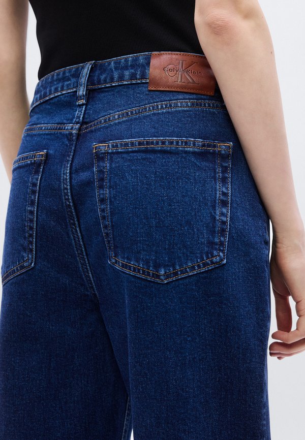 Calvin Klein Jeans MOM