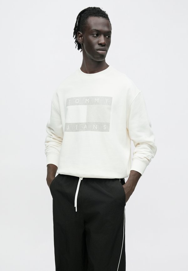 Tommy Jeans THEO WATER RESISTANT PARACHUTE TROUSERS