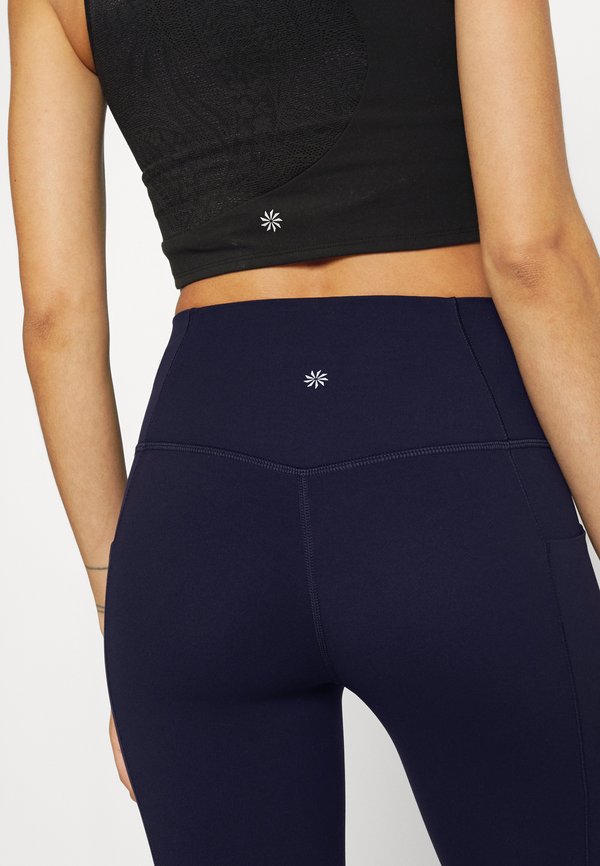 Athleta SALUTATION STASH 7/8