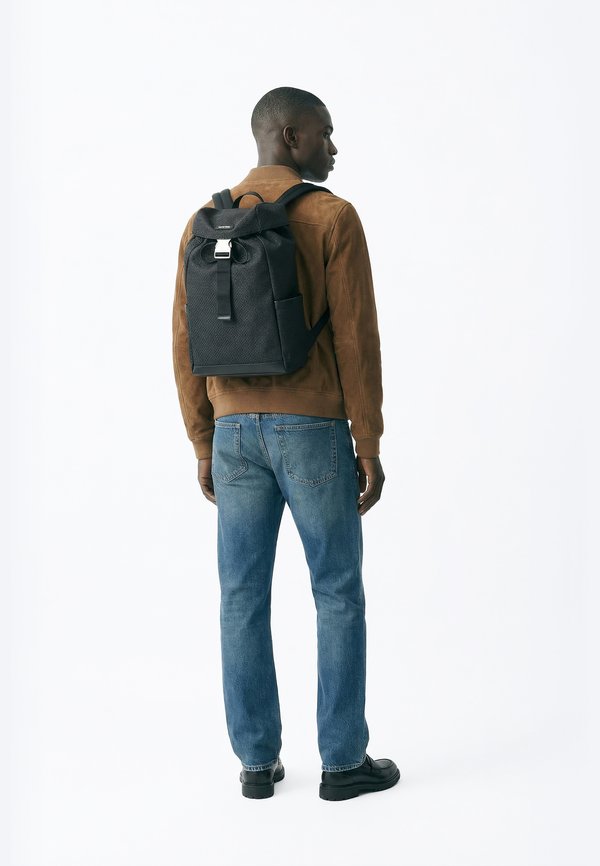 Calvin Klein EMBOSSED FLAP  - Rucksack - black
