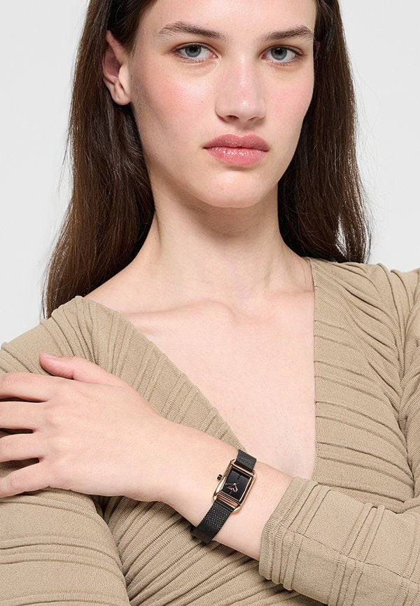 DKNY