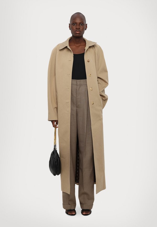 MOSCHINO CAPPOTTO
