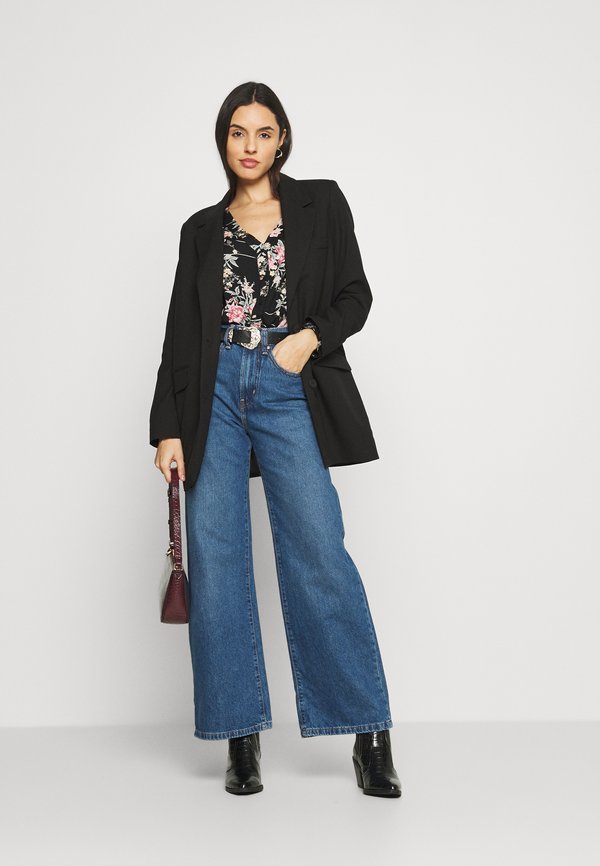 Pieces PCPAOLA SHIRT