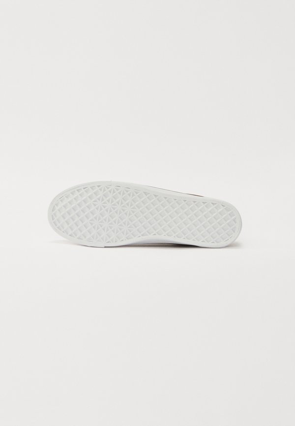 Pier One by Zalando