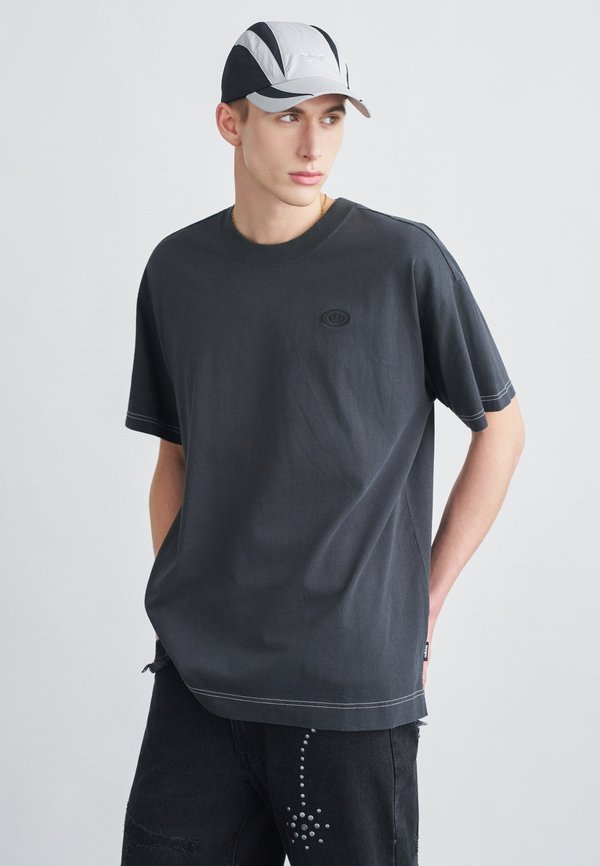adidas Originals GRAPHIC TEE