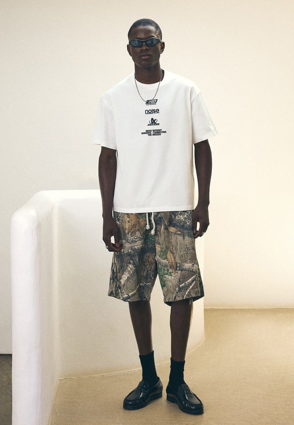 Bershka RELAX T-SHIRT - Print T-shirt - white