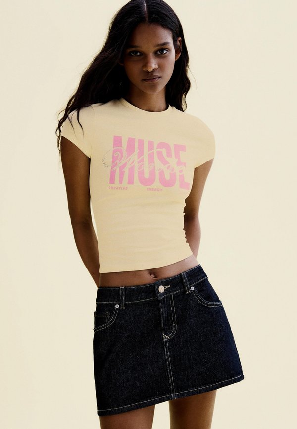 Bershka TSHIRT - Print T-shirt - yellow