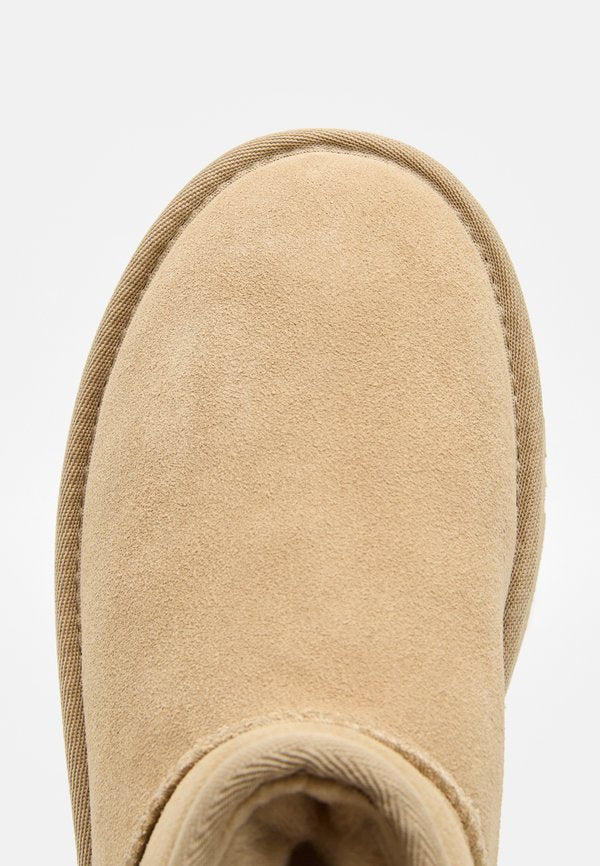 UGG CLASSIC ULTRA MINI