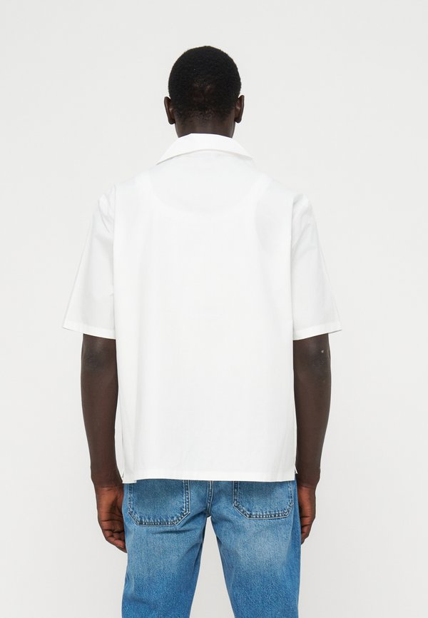 OFF-WHITE