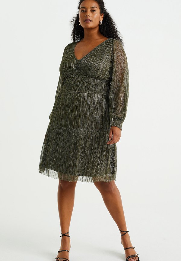 WE Fashion CURVE