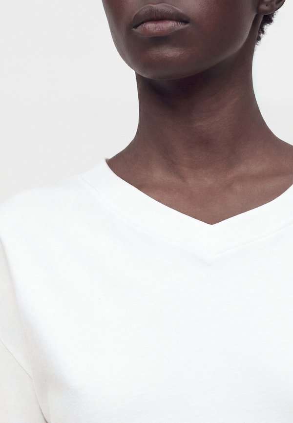 EB Denim EERO V NECK TEE