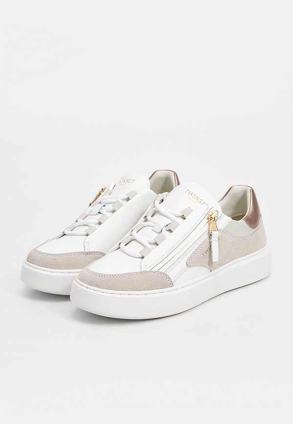 TWINSET