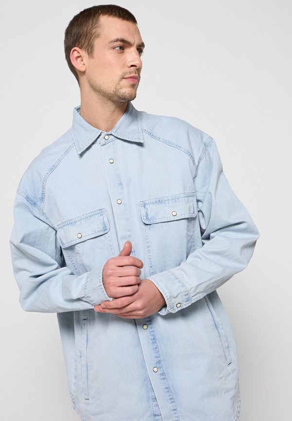 Armani Exchange LOOSE FIT