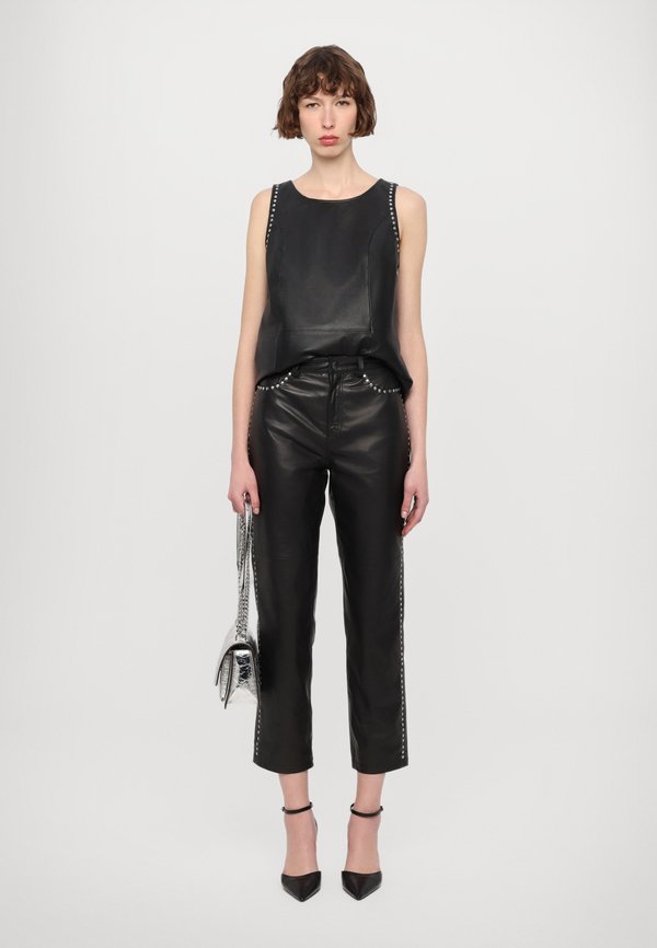 STUDIO ID JETT