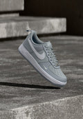 Nike Sportswear AIR FORCE 1 07 ESS+ - Trainers - wolf grey/white