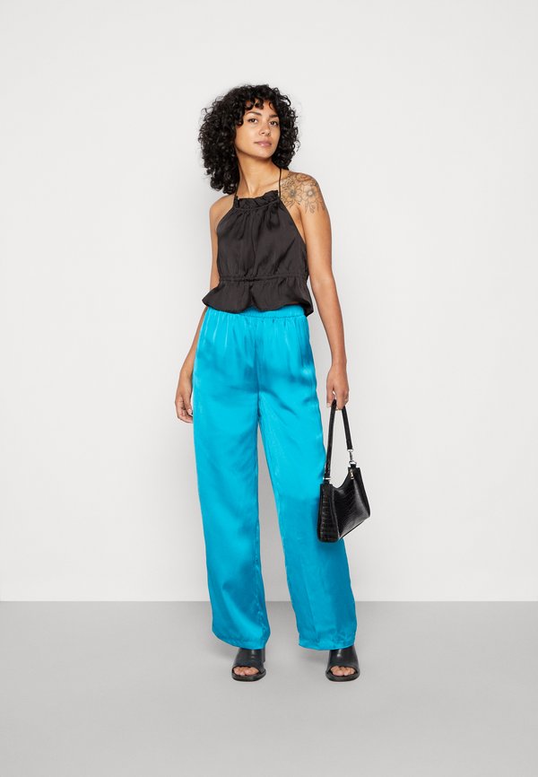 Pieces PCGUSA HALTERNECK