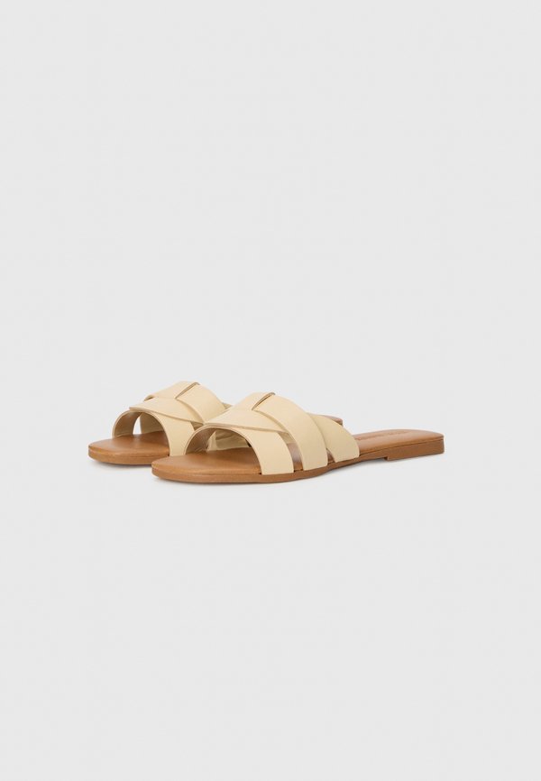 Steve Madden CHARITEE