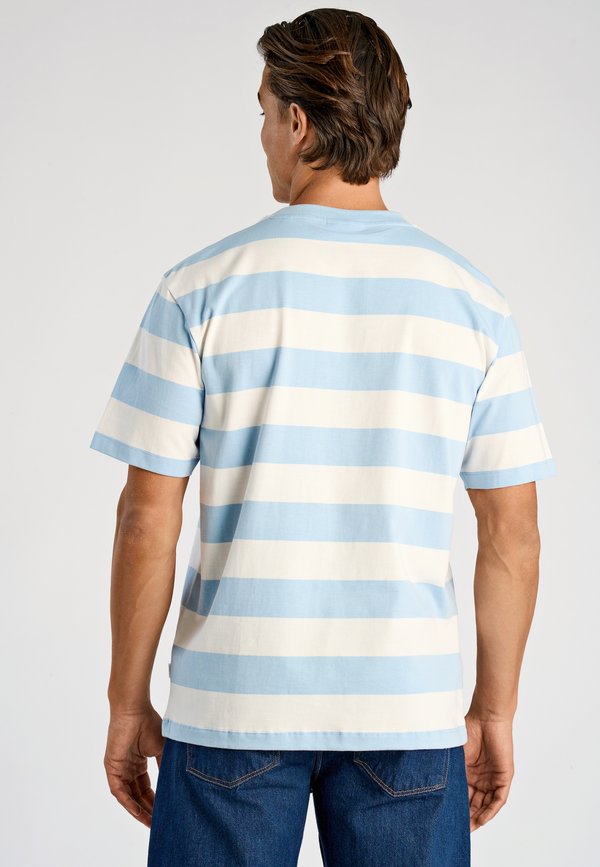 Lindbergh STRIPED OVERSIZED TEE